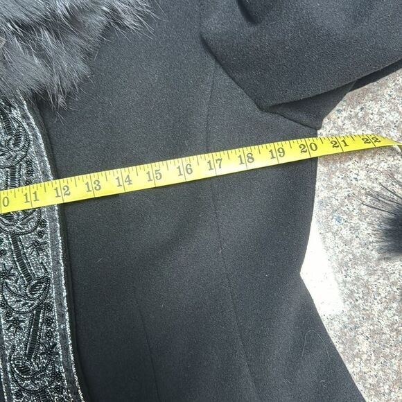 St. John Cashmere and Fox fur trim Coat - Picture 11 of 15